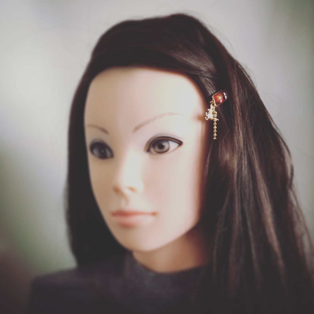 ヘアピン 恐竜 ゴールド 淡水パール 赤